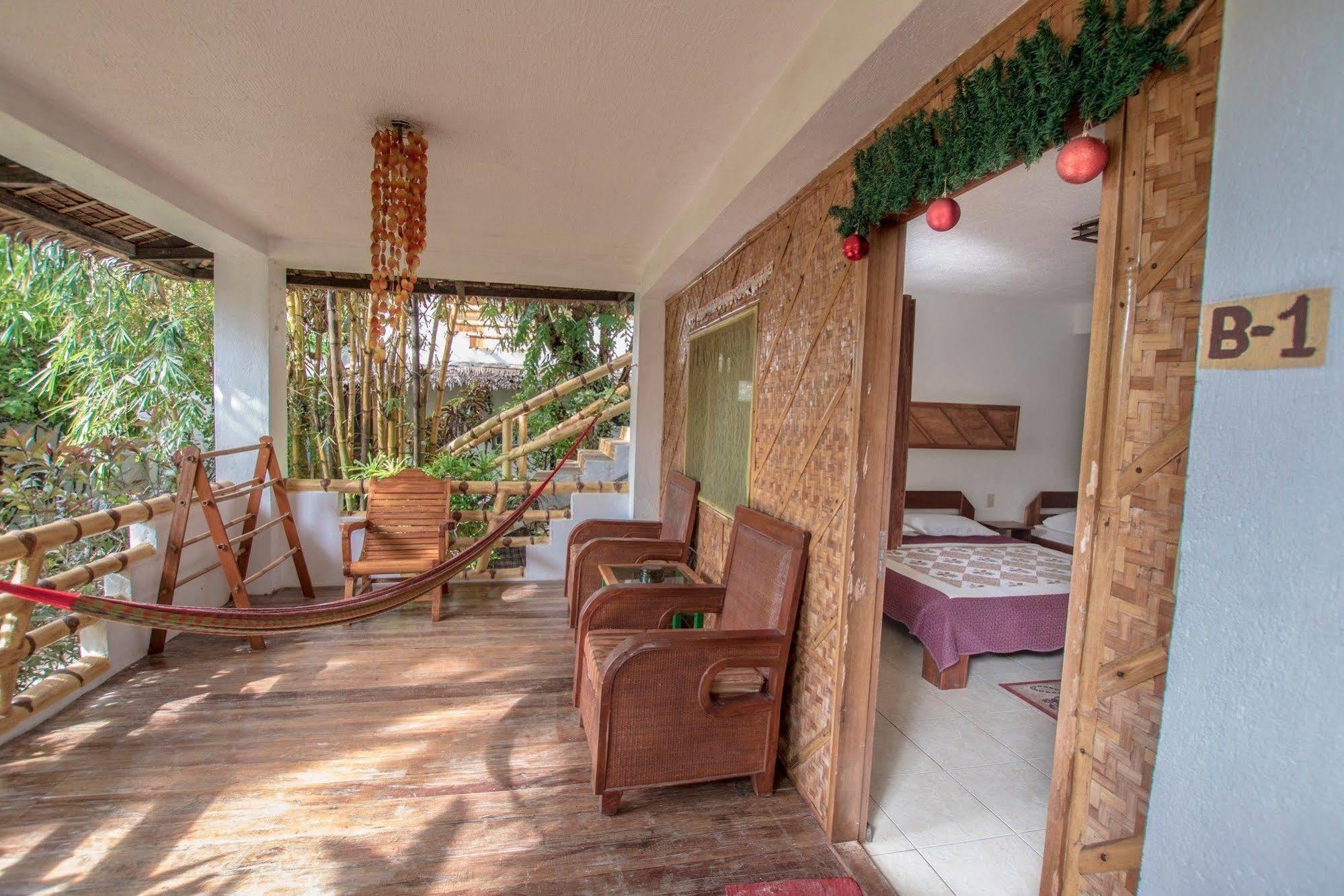 Bamboo Bungalows Resthouse Balabag  Exterior photo