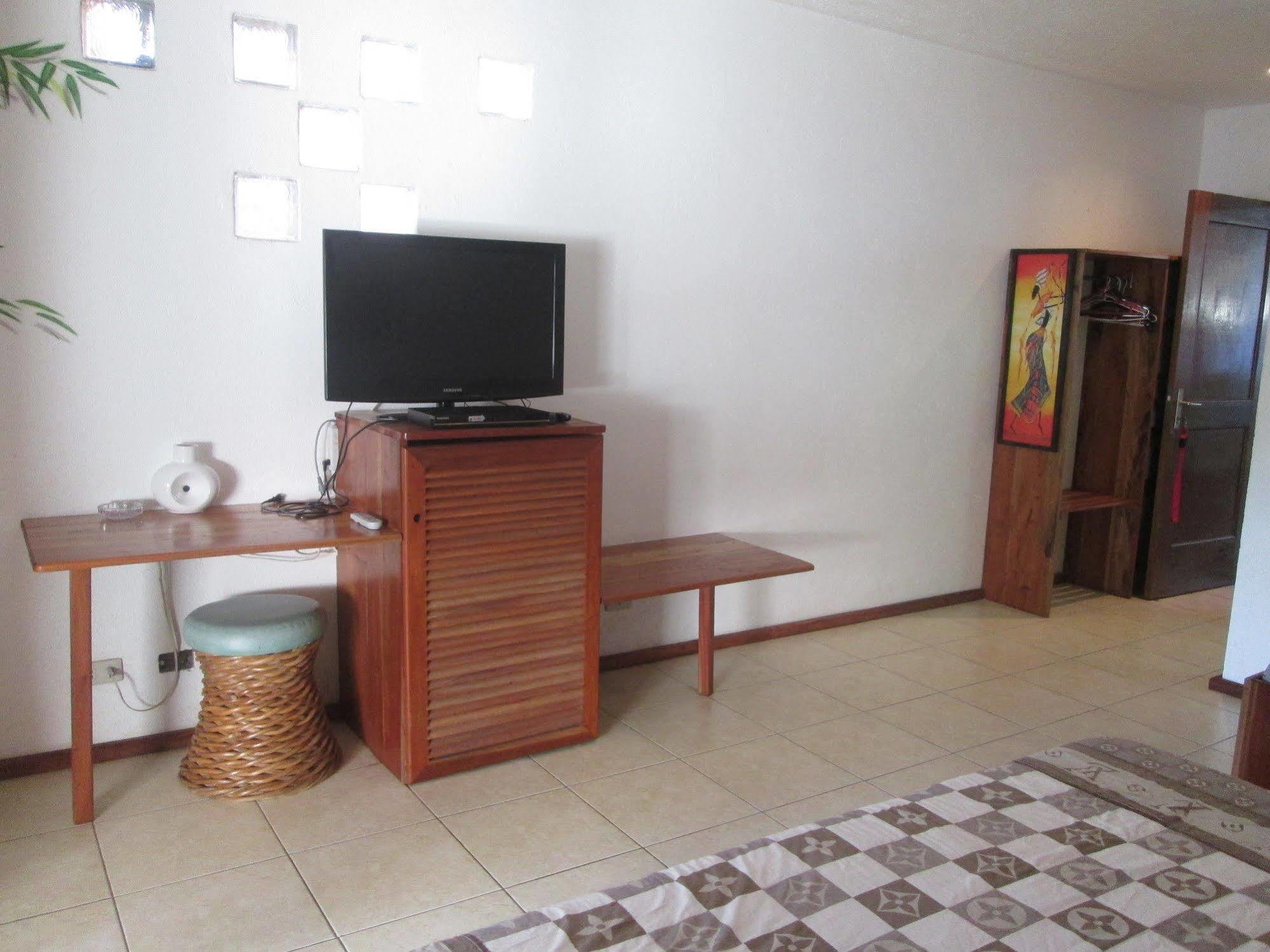Bamboo Bungalows Resthouse Balabag  Exterior photo